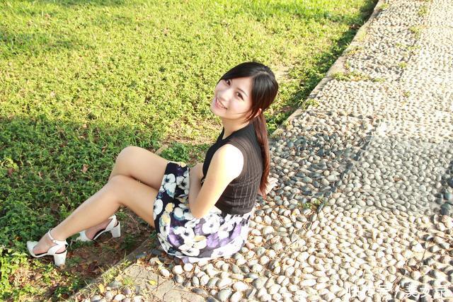 人像摄影:邻家花裙时尚美女