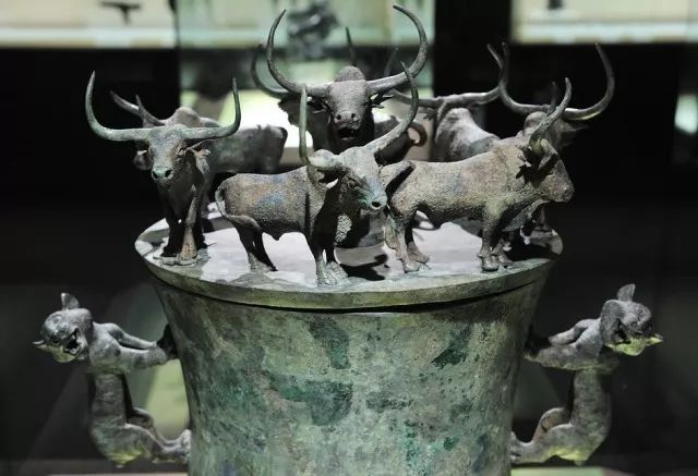 马文斗:贮贝器上雕刻着古滇国的历史