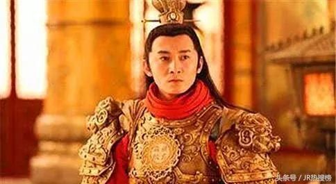 宇文成都的凤翅镏金镋究竟长什么样?在现实中像哪种武器?