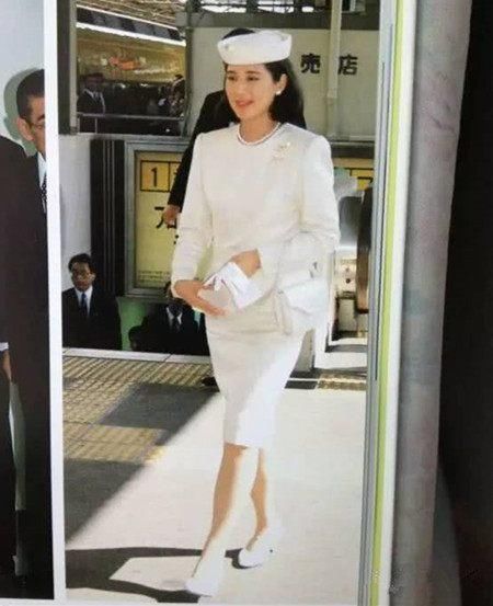 55岁的日本太子妃雅子:25年未能诞下男嗣,如今准备接任皇后!