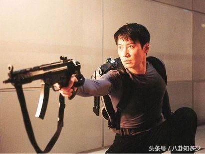 香港持枪最酷的都有谁?刘德华第六,张国荣和梁朝伟都不是第一