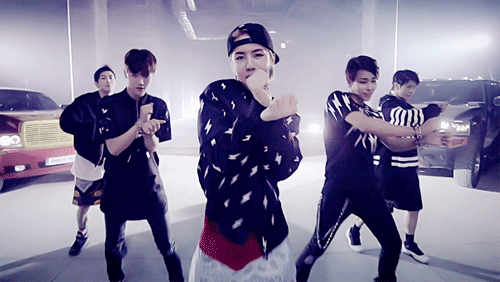 uniq组合 图片来自社交网络/个人博客 王一博 图片来自社交网络/个人