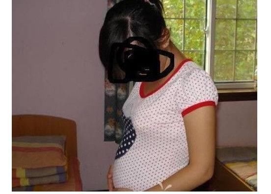 在小雪口中得知,之前的李伟松经常喜欢在外面玩,可自从有了她就改变了