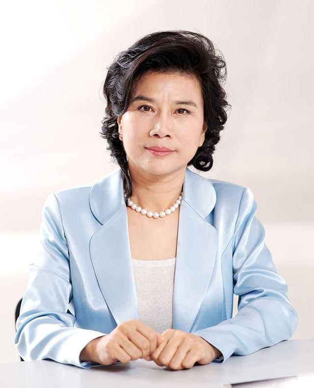 格力总裁董明珠的简历_格力总裁董明珠的特长_格力总裁董明珠的著作