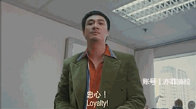 吴镇宇演的阿坤气场很足,比如下图中的这个片段,表情冷酷,出手干脆.