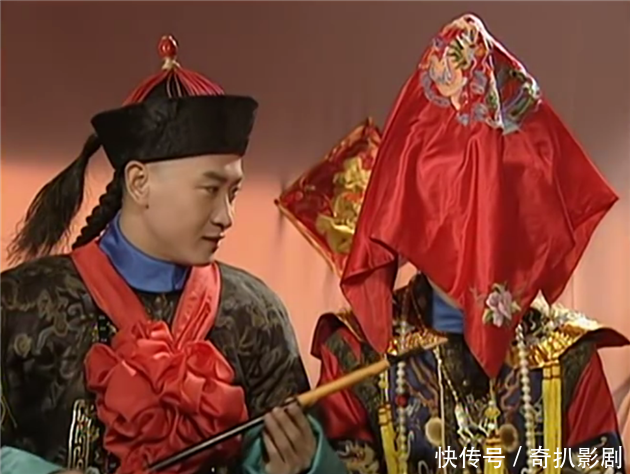 还珠格格:同样是大婚,为何所有人都去看小燕子却没人看步枪?m4突击紫薇v步枪视频图片