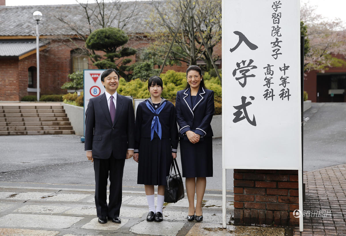 日本笑容公主初中要求露出久违初中少女的爱子岗特毕业图片