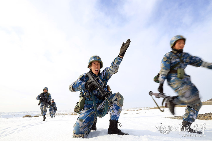 海岛丛林,塞外雪原,形成了独具特色的"背水攻坚,勇往直前"陆战猛虎