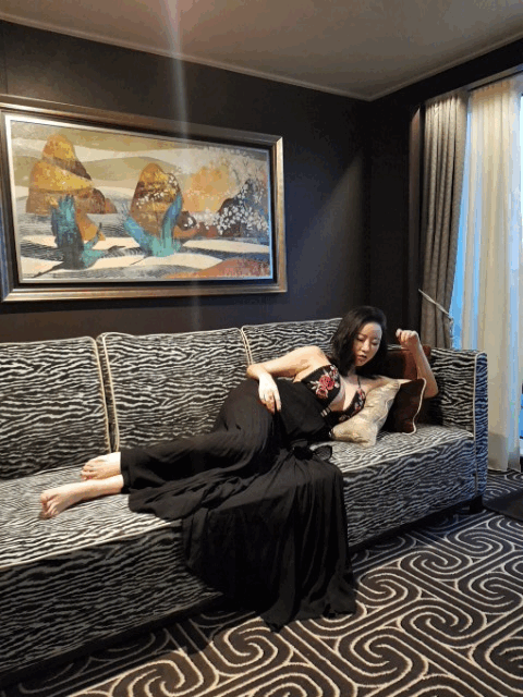 最新一期内涵爆笑动图 乳此动人,闺蜜都忍不住了!