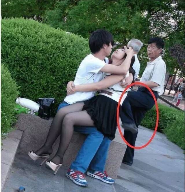 动漫君每日更新爆笑囧图,内涵段子,喜欢就别吝啬你的订阅哦!