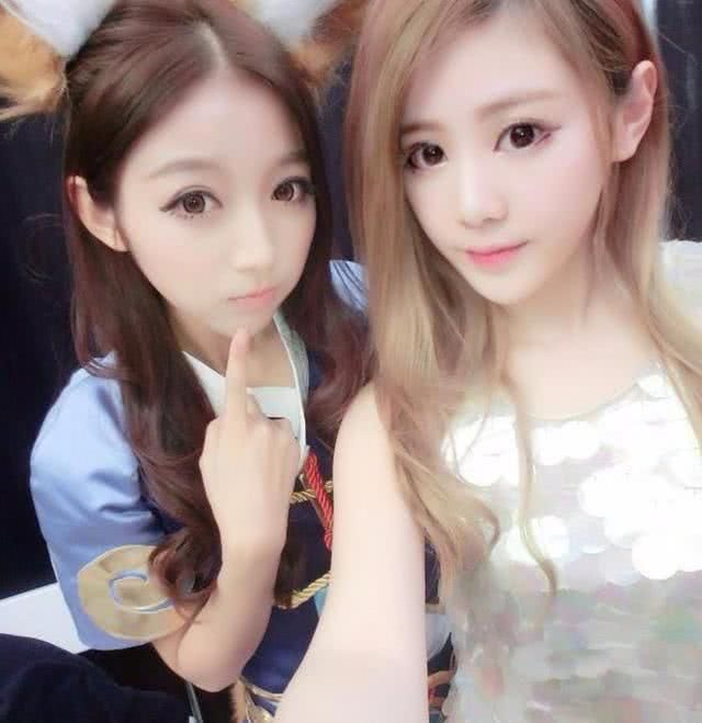 内涵段子:妹子,大白天你还带个头套,里面是不是暗藏玄机啊