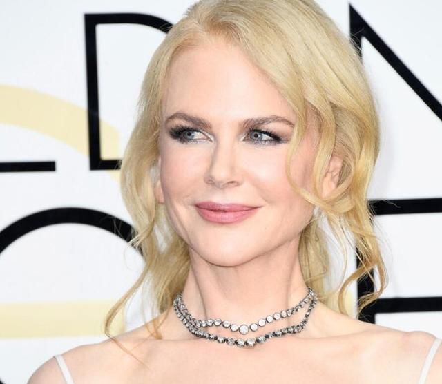 白种人图片_纵览新闻