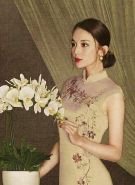 女星旗袍装:杨幂没法看,刘诗诗若天仙,赵丽颖让人意外
