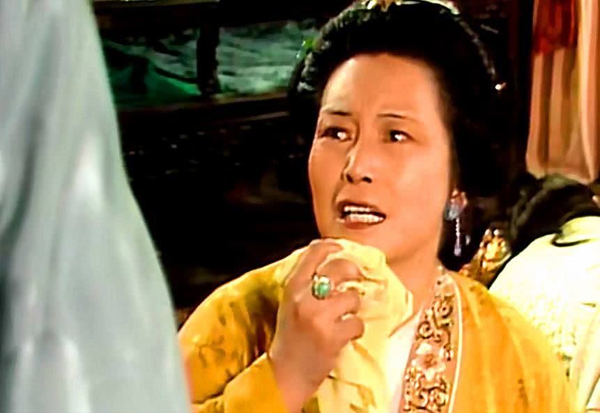 王夫人有两个儿子,一个贾珠一个贾宝玉,因为贾珠从红楼梦一开始就是以