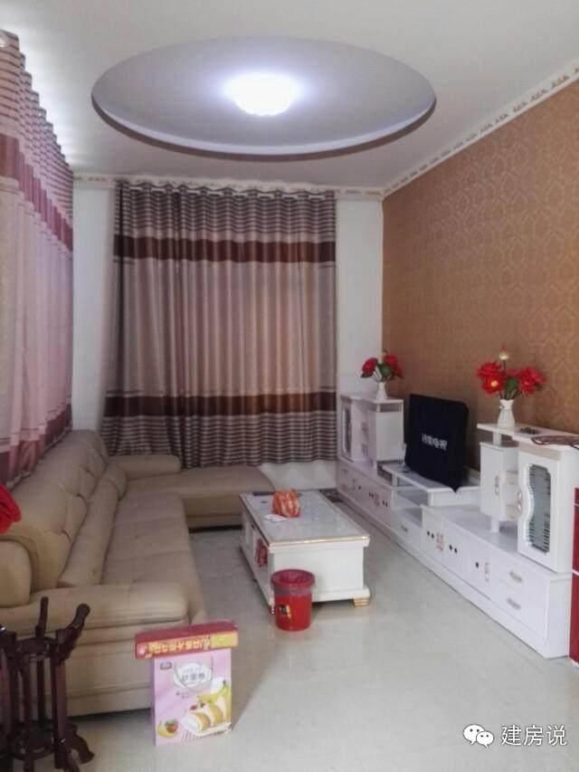 带车库和柴火房的农村自建小别墅,不奢华却很实用