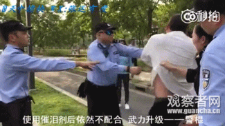 这段警察执法视频火了,网友点赞"教科书式执法"
