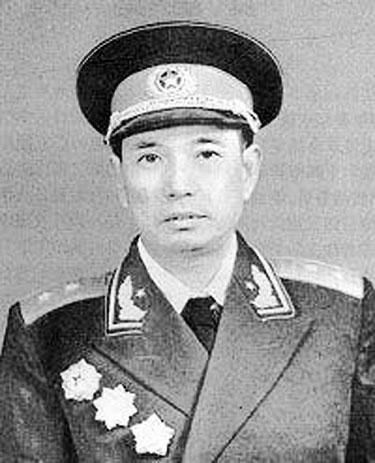 编辑:华夏 核心提示:1980年1月,吴克华将军调任广州军区任司令