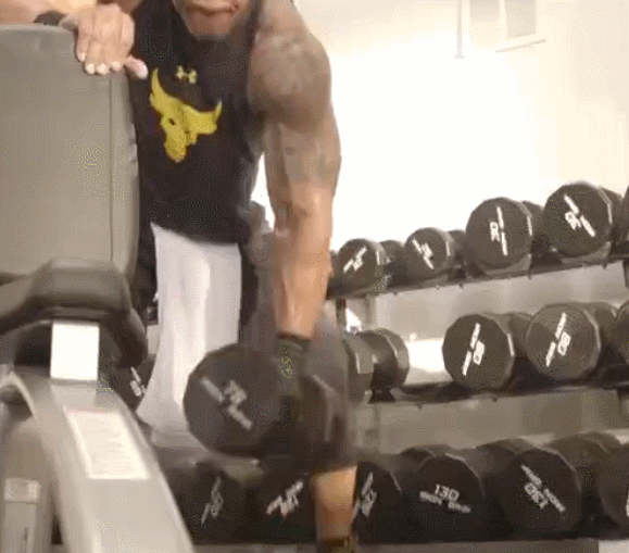 从摔角手到动作巨星,健身依然是他的日常(附强森健身计划)