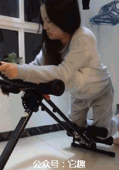 搞笑gif图:看见这床,让我想起了当年东莞的生活!