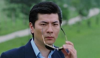 如果你对龙方这个名字不太熟悉,但是发哥的经典作品《赌神》想必很多