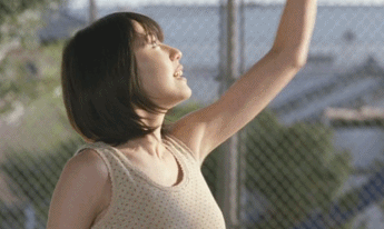 真是波涛汹涌,姑娘的裙子真酷!