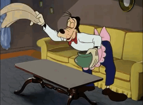 搞笑gif图:亲别人的女票,让别人吃醋去吧!