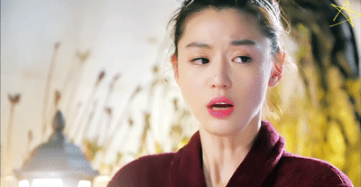 轻而易举的就把美女裙子脱了