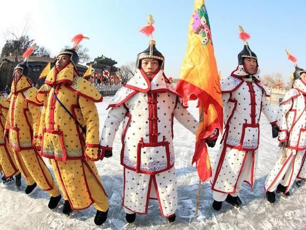 吴京竟然是满族正白旗人,清朝八旗是怎么回事,他地位