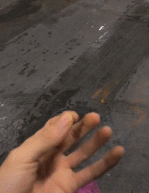 搞笑gif动图:老司机的操作,总是让人想不到啊!这走位是不是太风骚了!