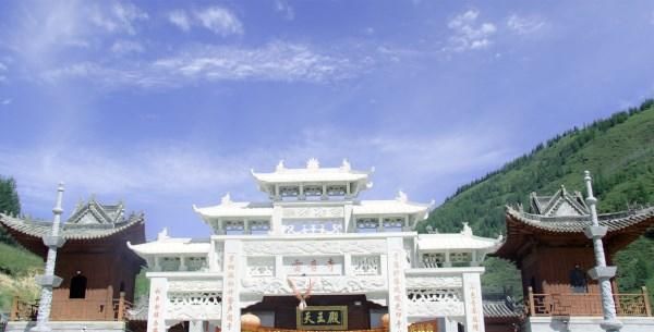 五台山云数据旅游网根据统一安排,分多路分别在游客大厅,镇海寺,五爷