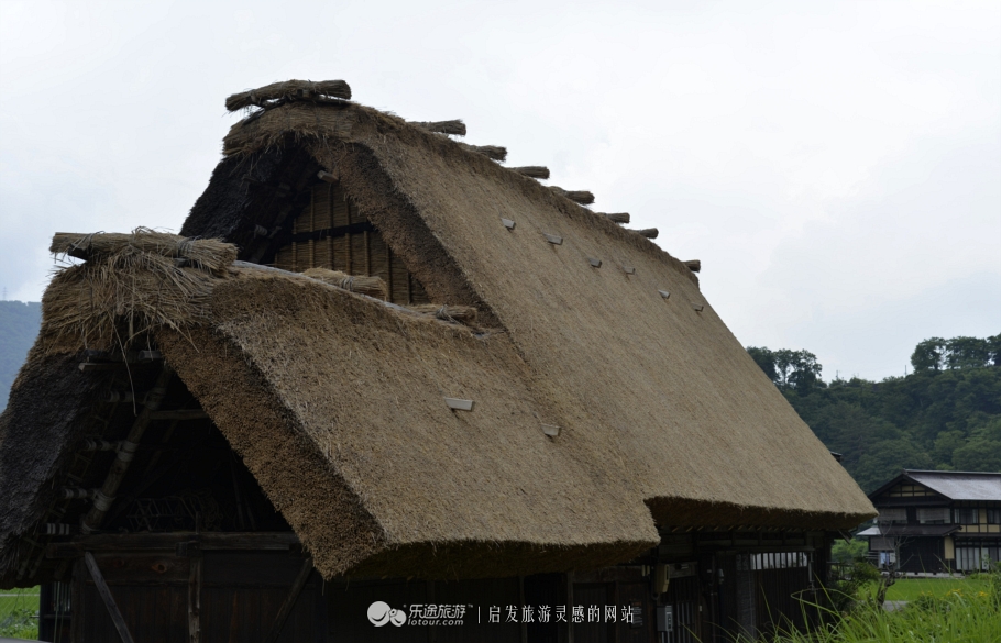 日本:白川合掌村,家家草屋开门见山