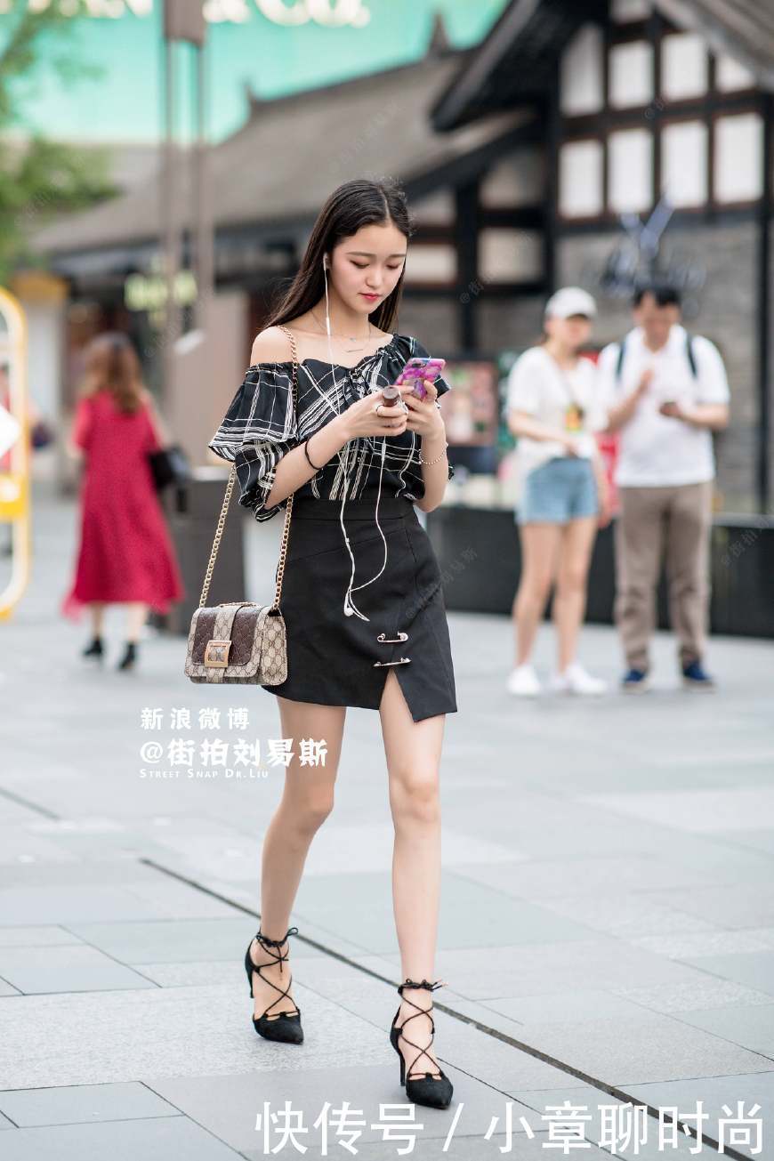 街拍女生:好身材迷人美女,漂亮又动作!走到哪儿胸部养眼性感舞蹈舞蹈图片