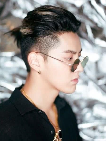 6位男星同梳大背头,王源复古,陈伟霆霸气,最后一位男人味十足