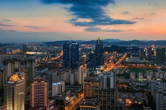 上海和北京哪个发达? 上海北京发达