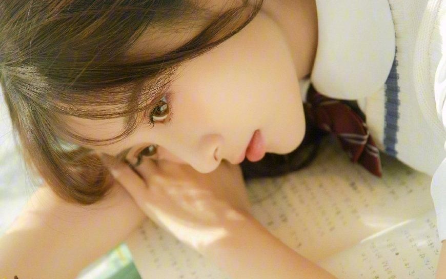 女人对你动情的五大表现,中两个她迟早是你的人!