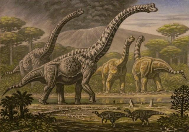 马门溪龙 当然除了这种易碎双腔恐龙被称之为最大恐龙之外,还有一种