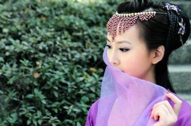 仙剑奇侠传三中紫萱的女儿青儿是不是仙剑一中南诏国的巫后青儿呢