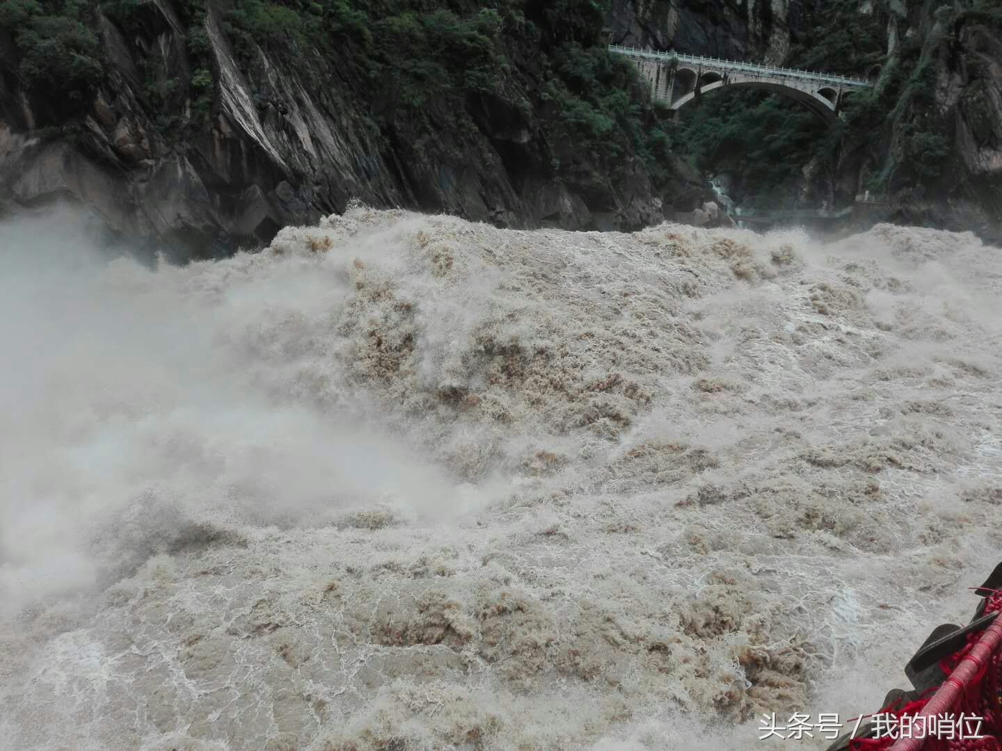 长江上游有只老虎跃江:汹涌澎湃金沙江,排山倒海的气势!