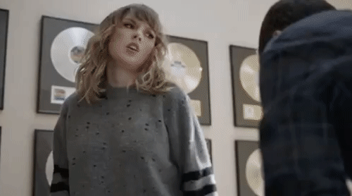 最新一期内涵爆笑动图 看到她,有一个大胆的想法!