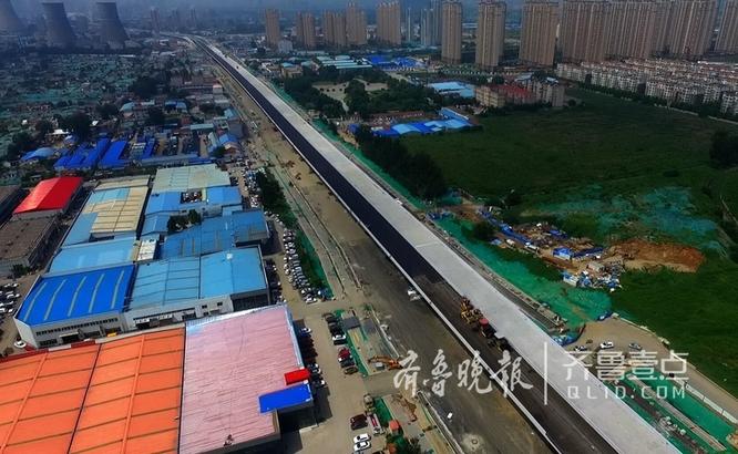 盼!济南工业北路高架沥青铺设近半