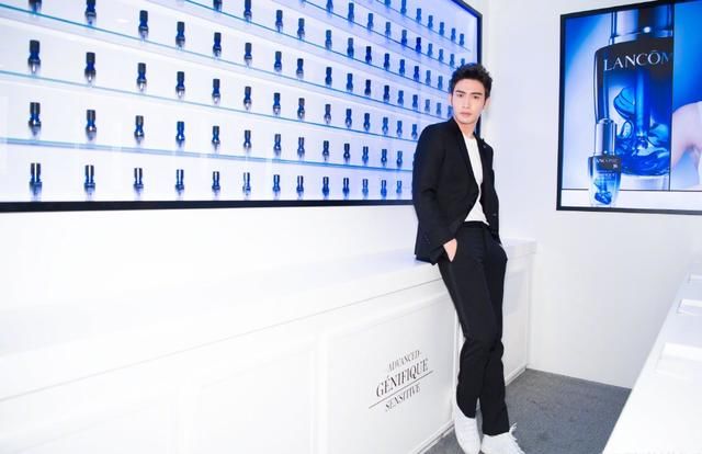型男撞衫,李易峰pk张彬彬从上比到下,网友:还是彬彬腿