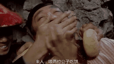 爆笑gif:厉害了,摩托车居然可以在水上滑行这么远