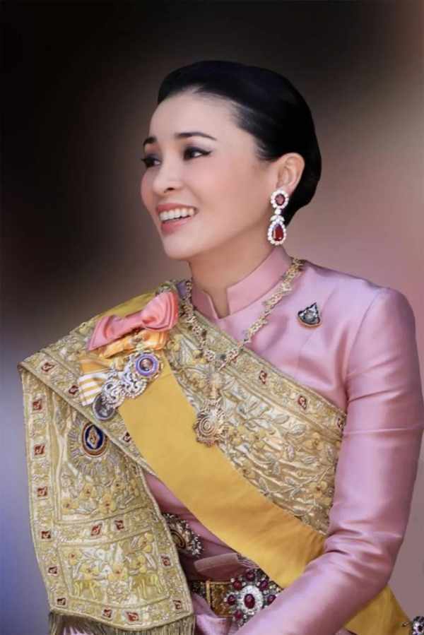 文武双全的泰国苏提达王后