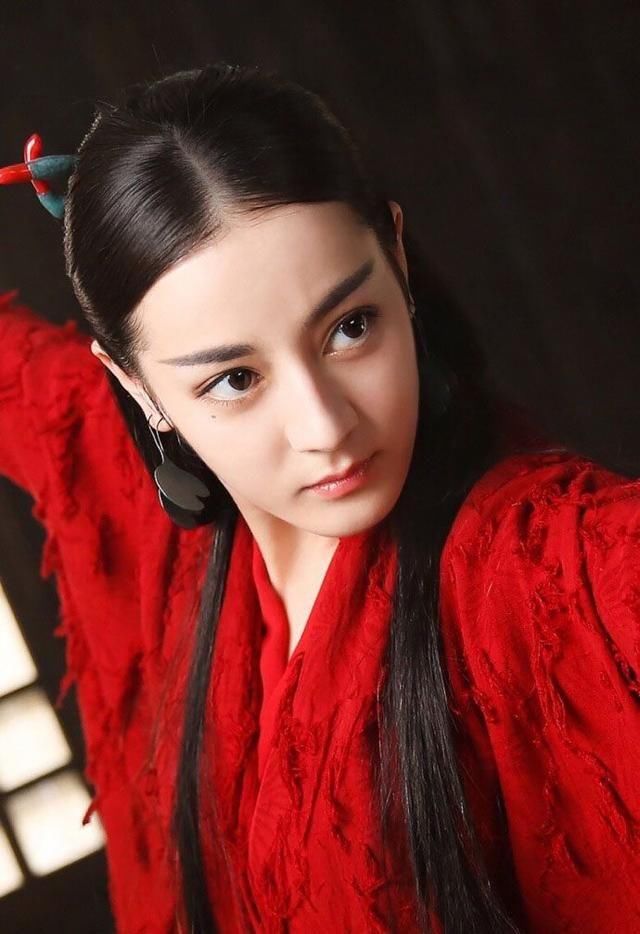 同样是咬嘴唇,热巴的异域风情、赵丽颖的诱惑,张雨绮的让无数观众图片