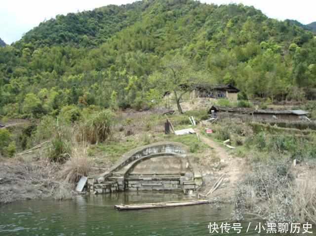 此人是风水鼻祖,却背着骂名将老母葬在水边,数年后发生了奇迹!