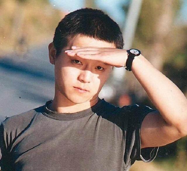 窦唯—出生于1969年