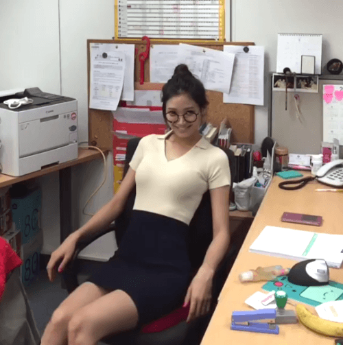 搞笑gif,妹子你这是在暗示我什么吗?