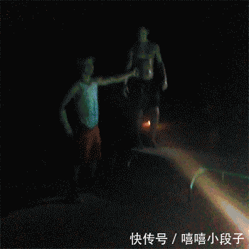 爆笑gif:狗急跳墙不是骗人的,是真实存在的