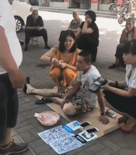 大哥,你确定你是在要饭,不是打劫吗?你这个团队也是不
