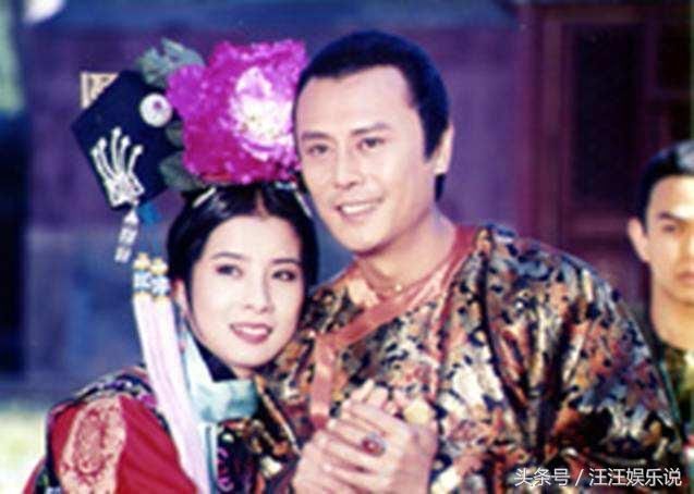 1996年,岳翎与焦恩俊主演八点档时装剧《花落花开》,该剧入围第33届